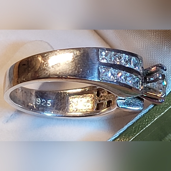 Vintage Swarovski 925 Silver Solitaire with Side Channel Set Crystals US 9 - Picture 5 of 8